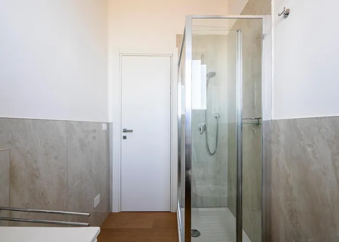 Panoramic Penthouse With Parking Space 2bdr By Hotea شقة فلورنس